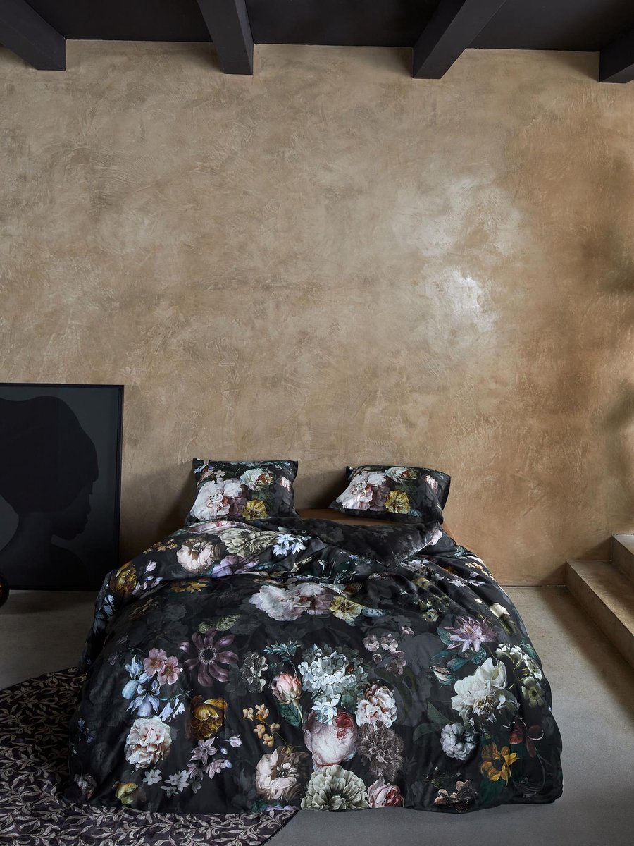 Essenza Fleur Festive Blooming black dekbedovertrek - Zwart