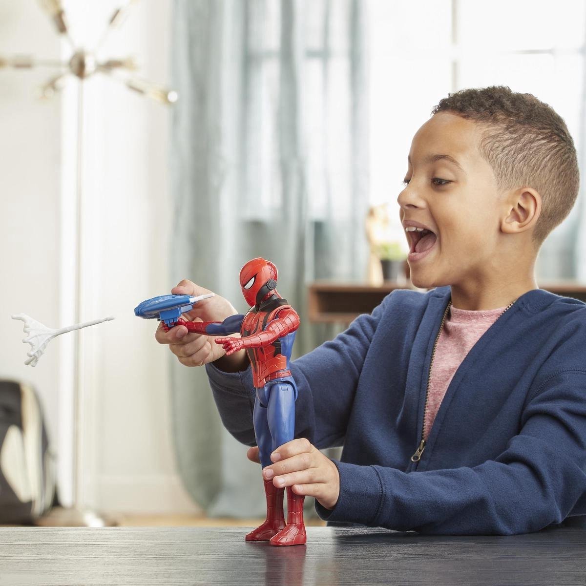 Marvel Spider-man - Spider-man Titan Hero Blast Gear Figuur Met Lanceerinrichting En Projectiel - 30 Cm