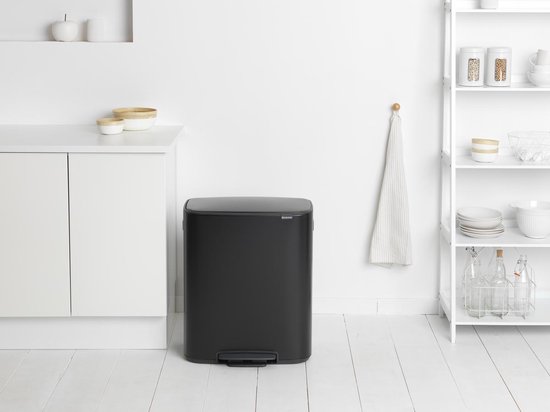 Brabantia Bo Pedal Bin 60 Liter Matt Black - Zwart