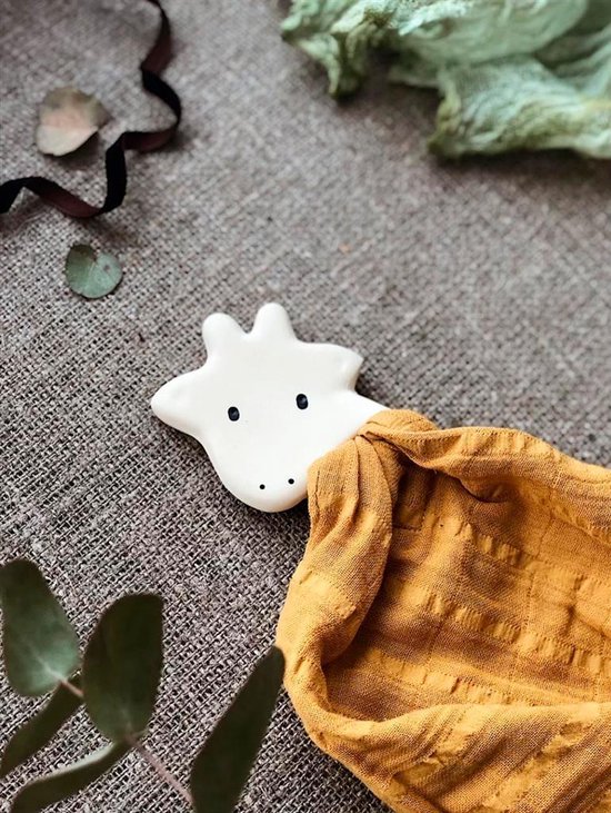 Tikiri Safari: Knuffeldoekje - Giraf Met Hoofdje In Natuurlijk Rubber (Bijtring) 25x23cm, Op Kaart, 0+ - Geel