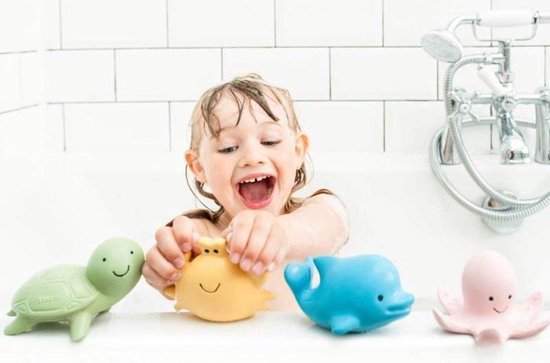 Tikiri : Mijn Eerste Oceaandiertje / Dolfijn 6cm, In Natuurlijk Rubber, Met Belletje, Met Hangkaart, 0+ - Blauw