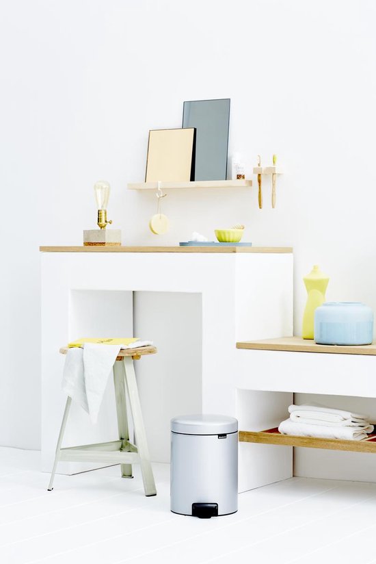 Brabantia Newicon Pedaalemmer 5 Liter Met Kunststof Binnenemmer - Metallic Grey - Silver