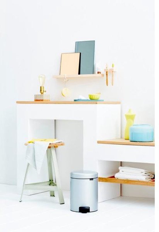 Brabantia Newicon Pedaalemmer 5 Liter Met Kunststof Binnenemmer - Metallic Grey - Silver