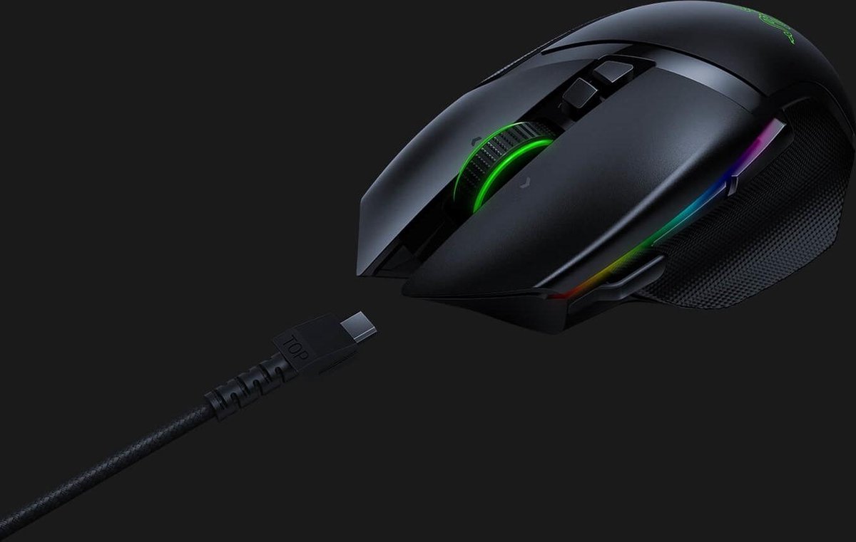 Razer Basilisk Ultimate Chroma + Oplaadstation - Draadloze Optische Gaming Muis - 20000 DPI - - Zwart