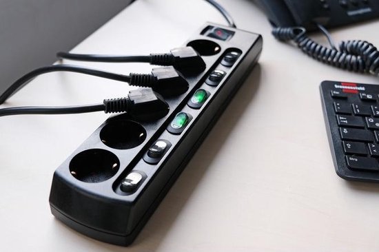 Brennenstuhl 1153110116 Stekkerdoos met schakelaar 6-voudig Randaarde stekker 1 stuk(s) - Zwart