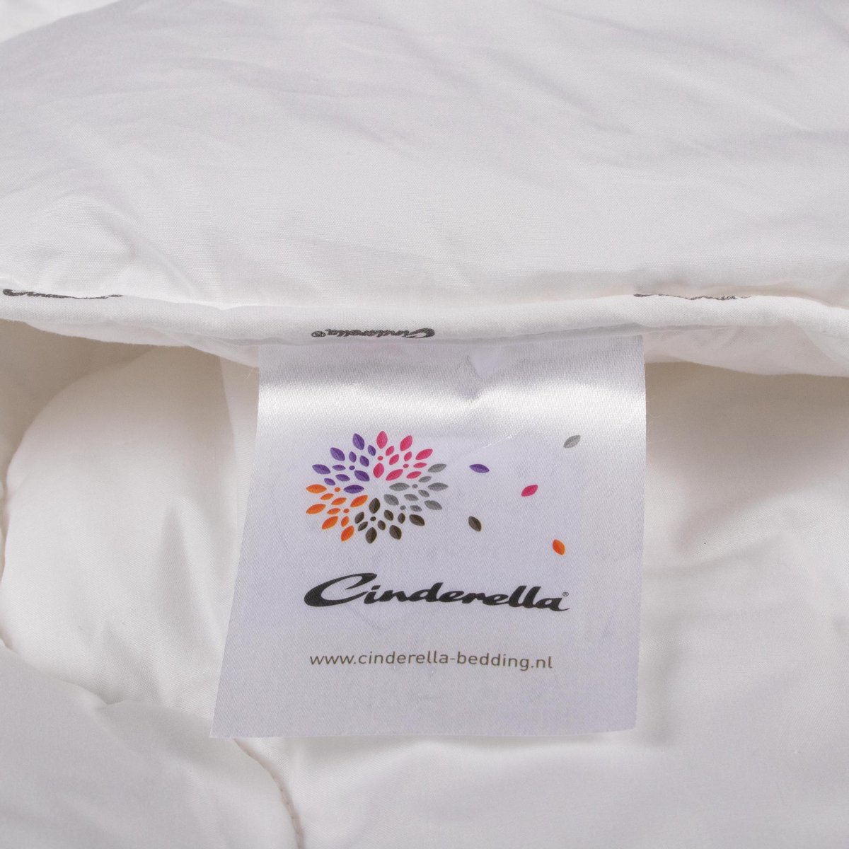 Cinderella Classic Dekbed Enkel - Synthetisch-1-persoons (140x220 Cm)