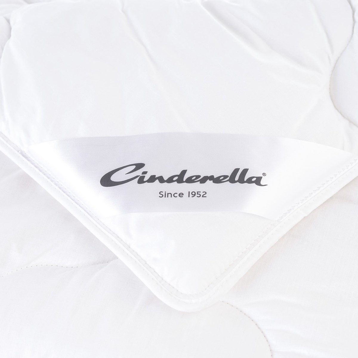 Cinderella Classic Dekbed Enkel - Synthetisch-1-persoons (140x220 Cm)