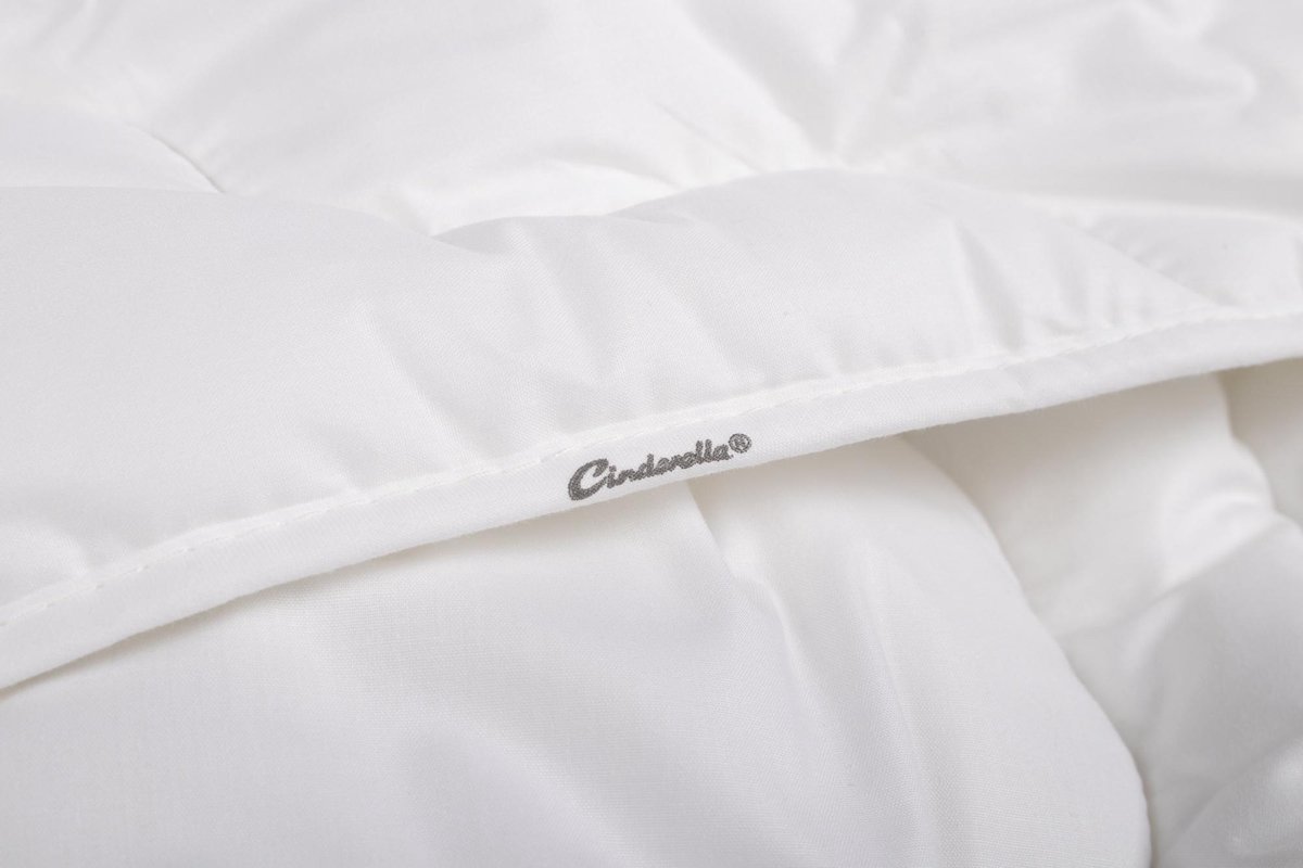 Cinderella Classic Dekbed Enkel - Synthetisch-1-persoons (140x220 Cm)