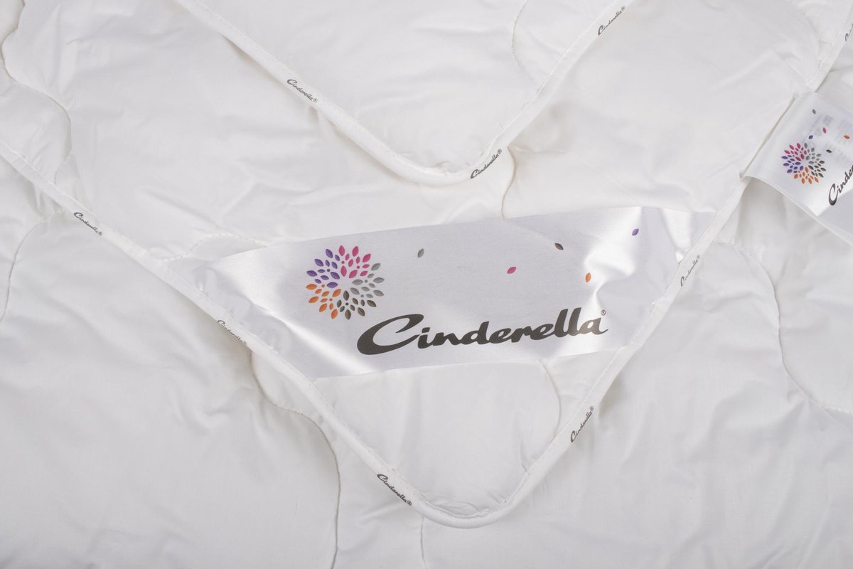 Cinderella Classic Dekbed Enkel - Synthetisch-1-persoons (140x220 Cm)