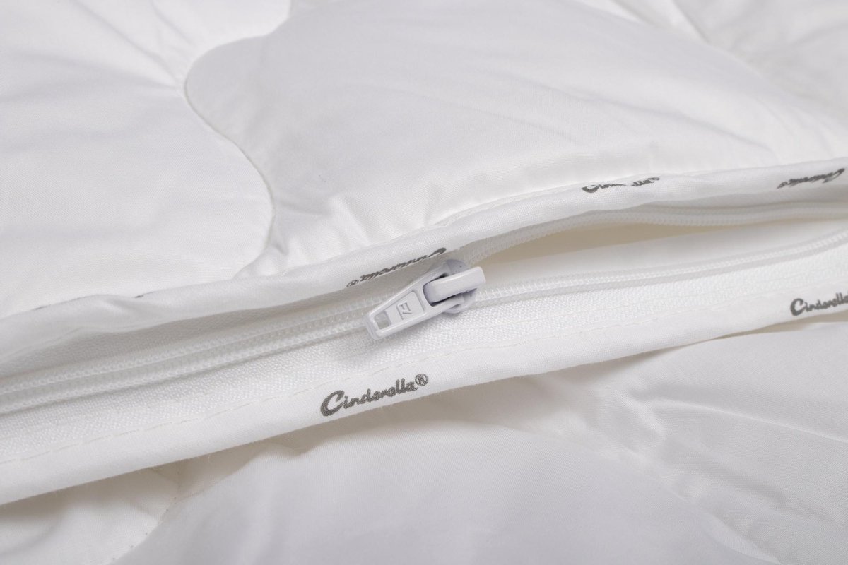 Cinderella Dekbed Classic 4-seizoenen - Synthetisch-1-persoons (140x220 Cm)