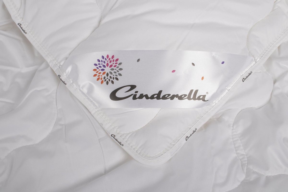 Cinderella Dekbed Classic 4-seizoenen - Synthetisch-1-persoons (140x220 Cm)