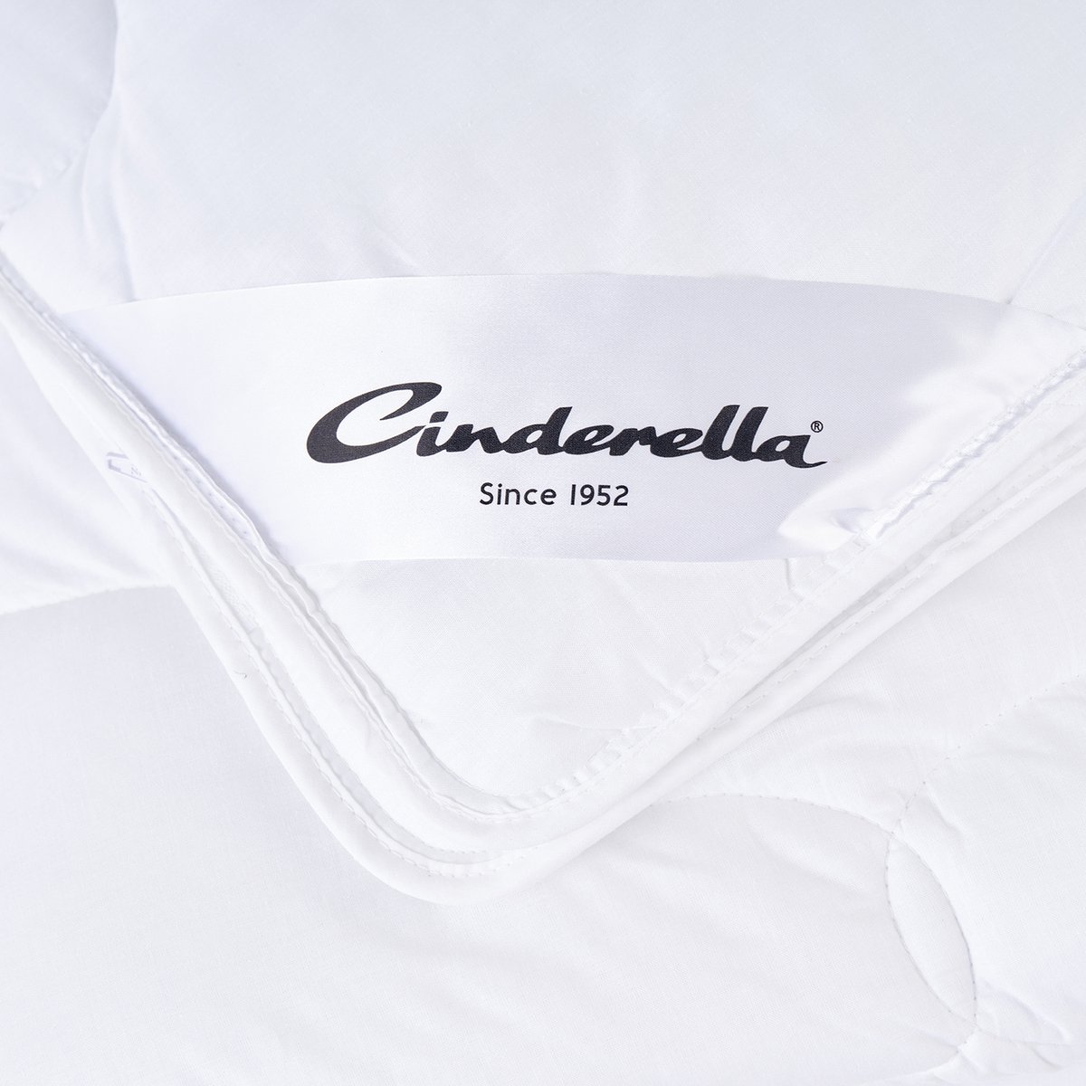 Cinderella Dekbed Classic 4-seizoenen - Synthetisch-1-persoons (140x220 Cm)