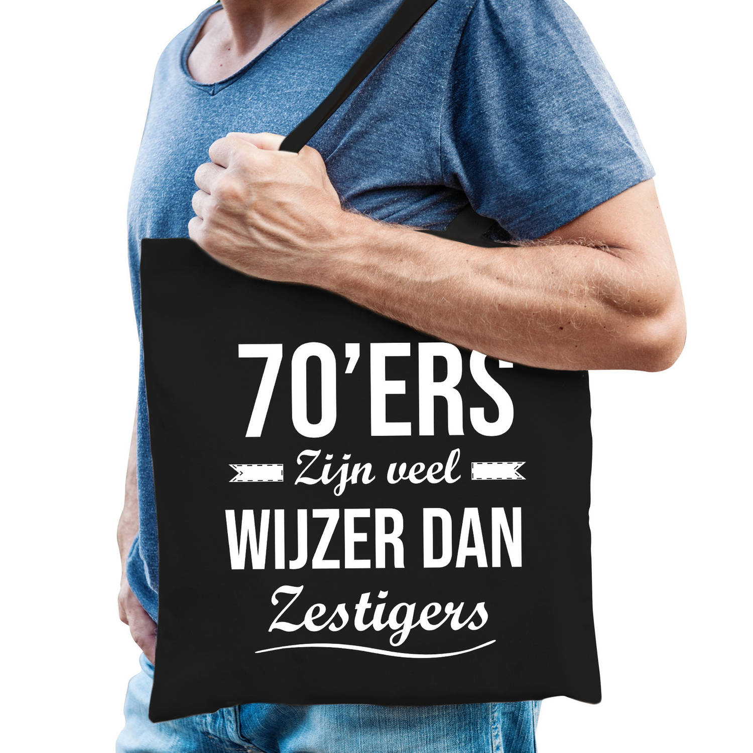 Bellatio Decorations 70ers Zijn Veel Wijzer Dan Zestigers Cadeau Tas Voor Heren - Feest Boodschappentassen - Zwart