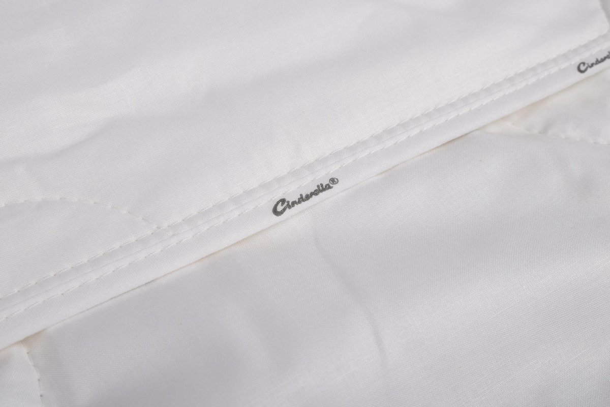 Cinderella Bamboo Zomerdekbed-2-persoons (200x200 Cm)