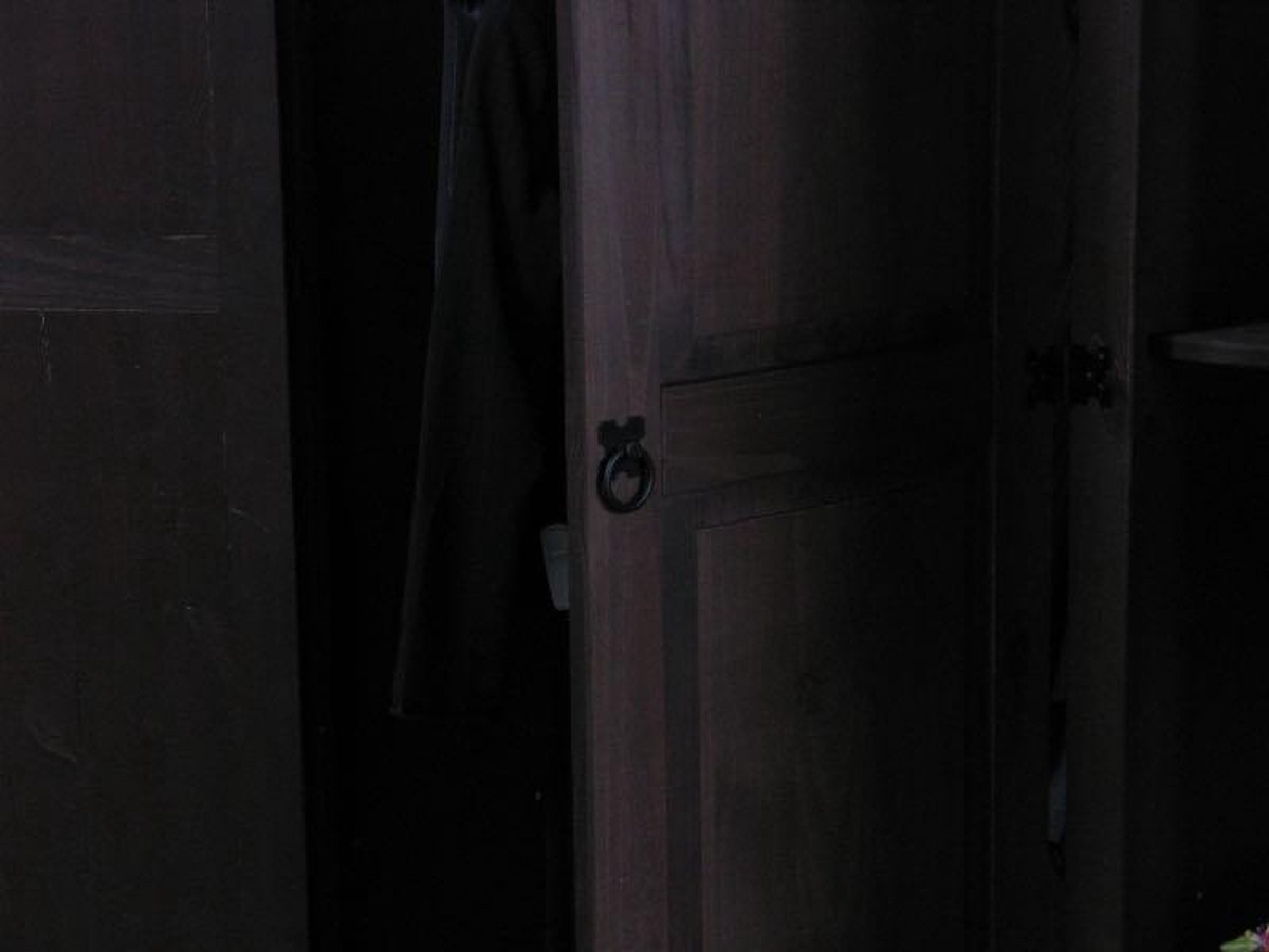 e Kledingkast 3-drs New Mexico. - Bruin