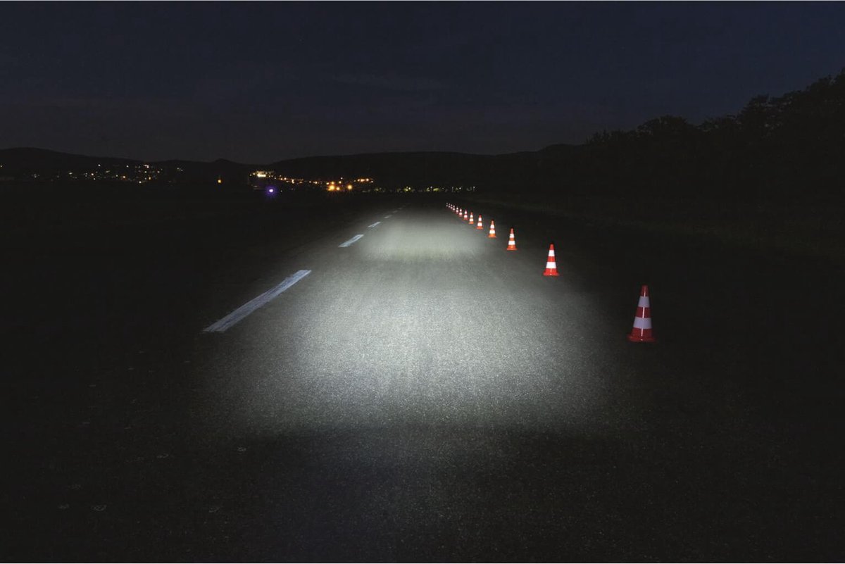 Sigma Fietsverlichtingsset AURA 45 / Nugget Set LED werkt op een accu - Zwart