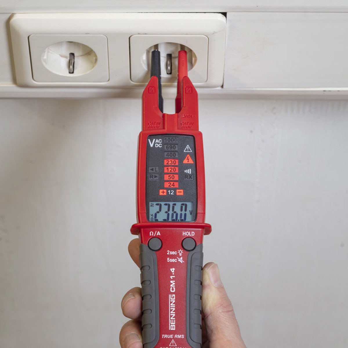 Benning Stroomtangmultimeter | 0,1 A-200 A AC | CAT IV 600/III 1000 V | 1 stuk - 044686