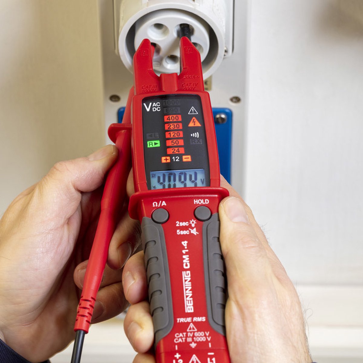 Benning Stroomtangmultimeter | 0,1 A-200 A AC | CAT IV 600/III 1000 V | 1 stuk - 044686