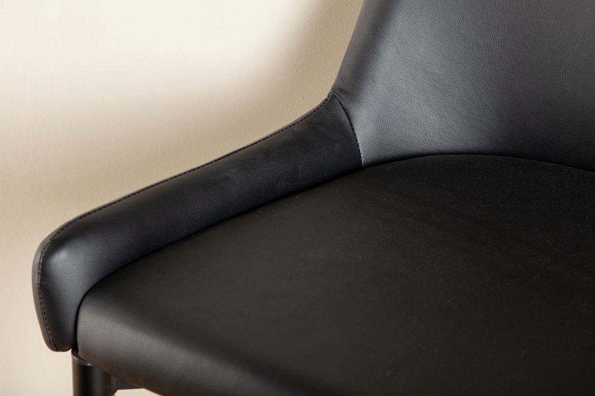 Plaza Barstoel Pu Kunstleer Zwart.