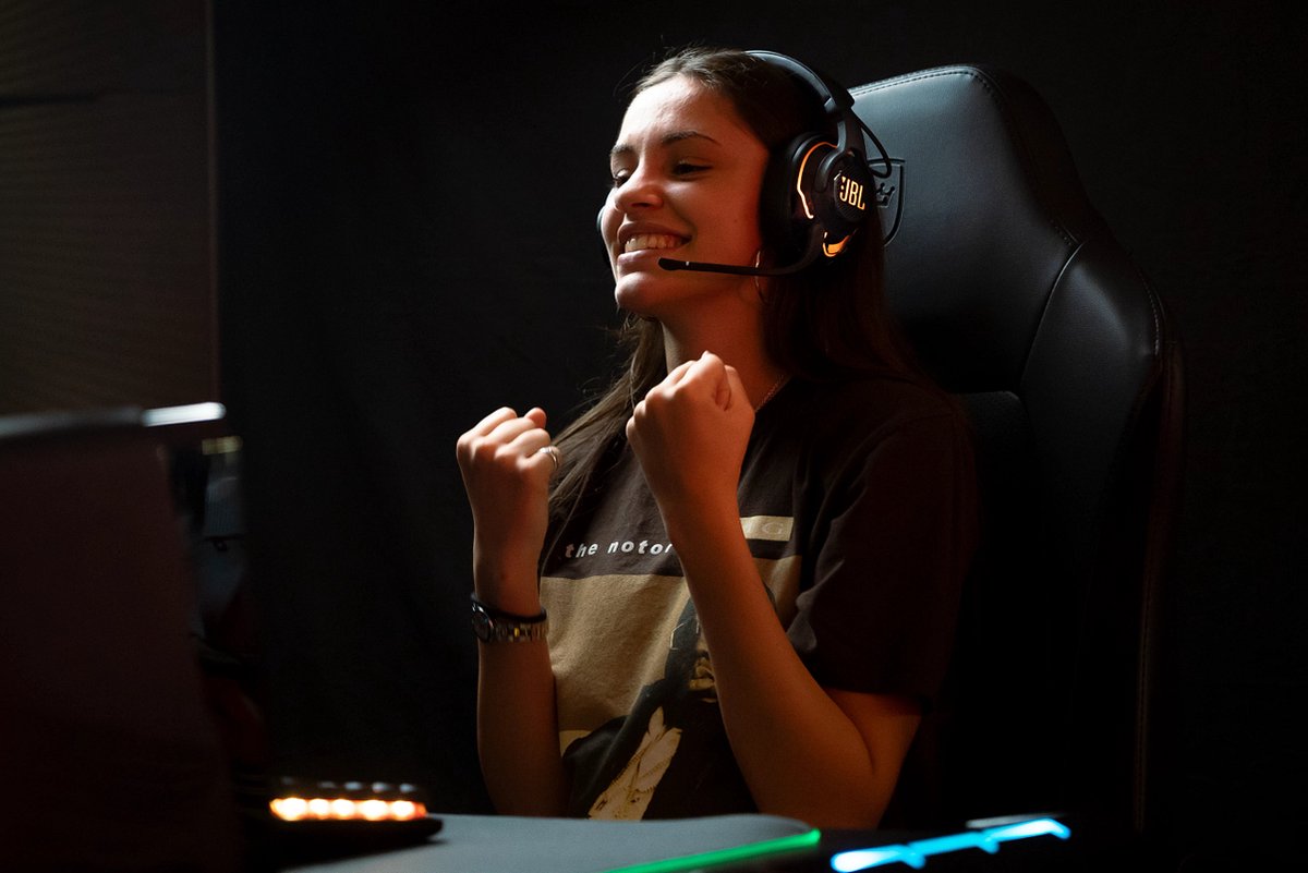 JBL Quantum 910 - Zwart