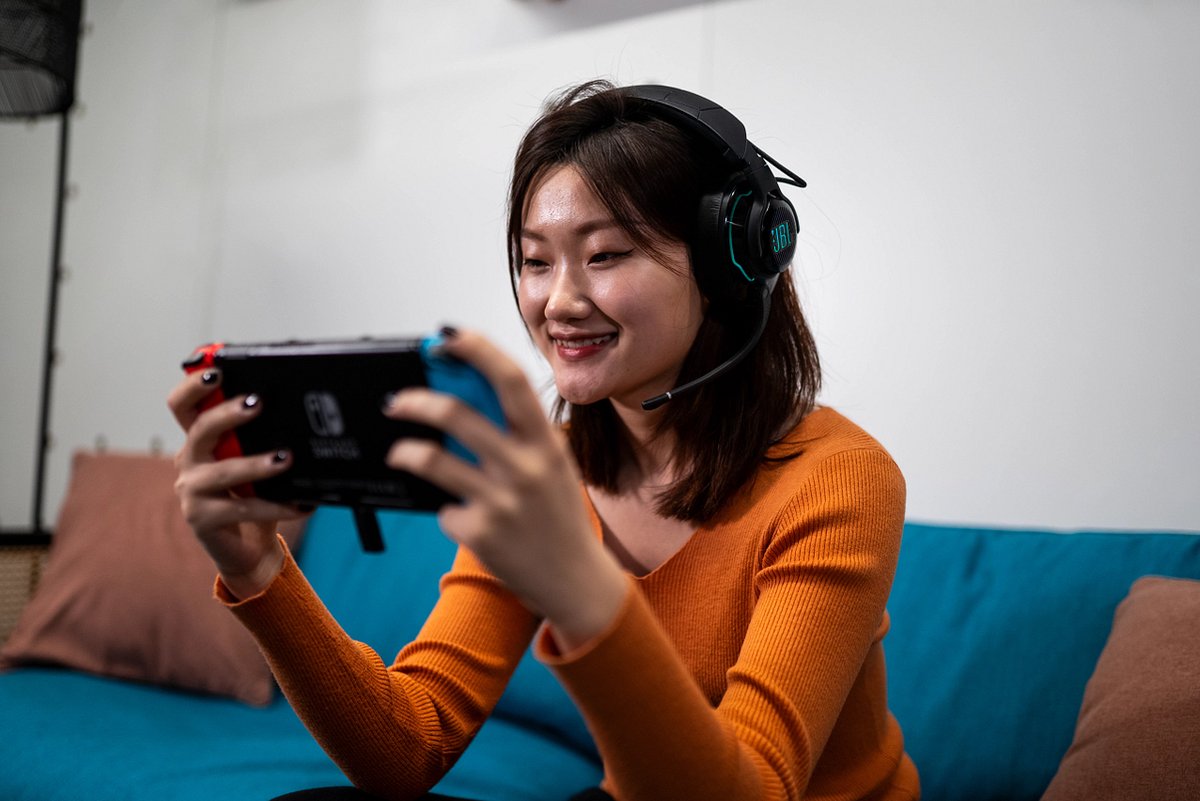 JBL Quantum 910 - Zwart