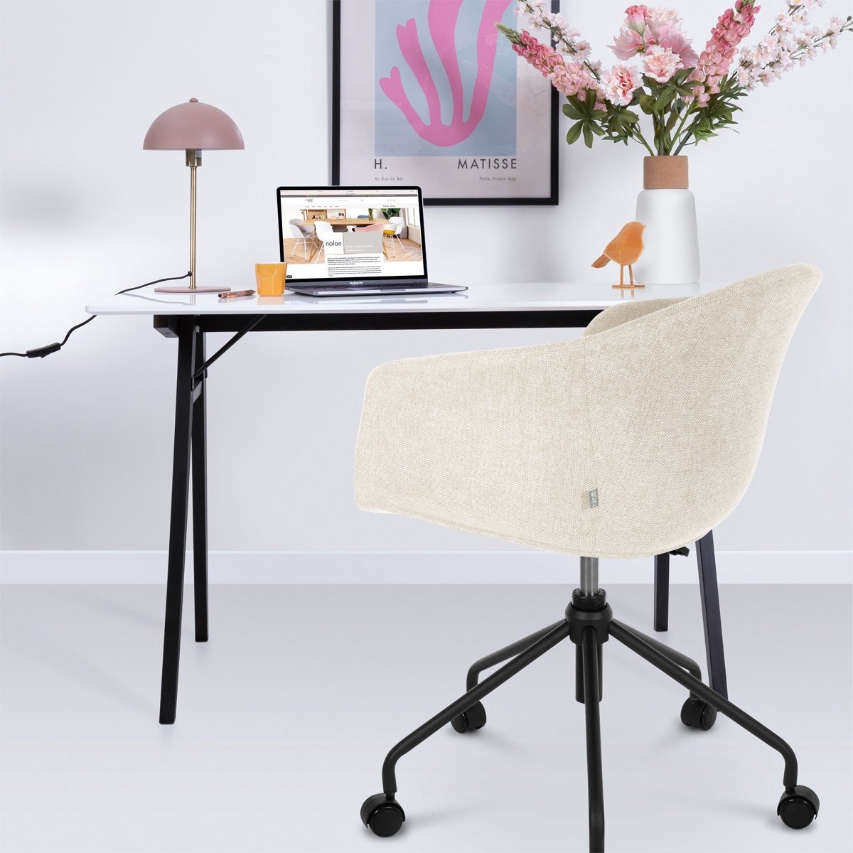 Nolon Nout bureaustoel met armleuningen - zwart onderstel - Beige