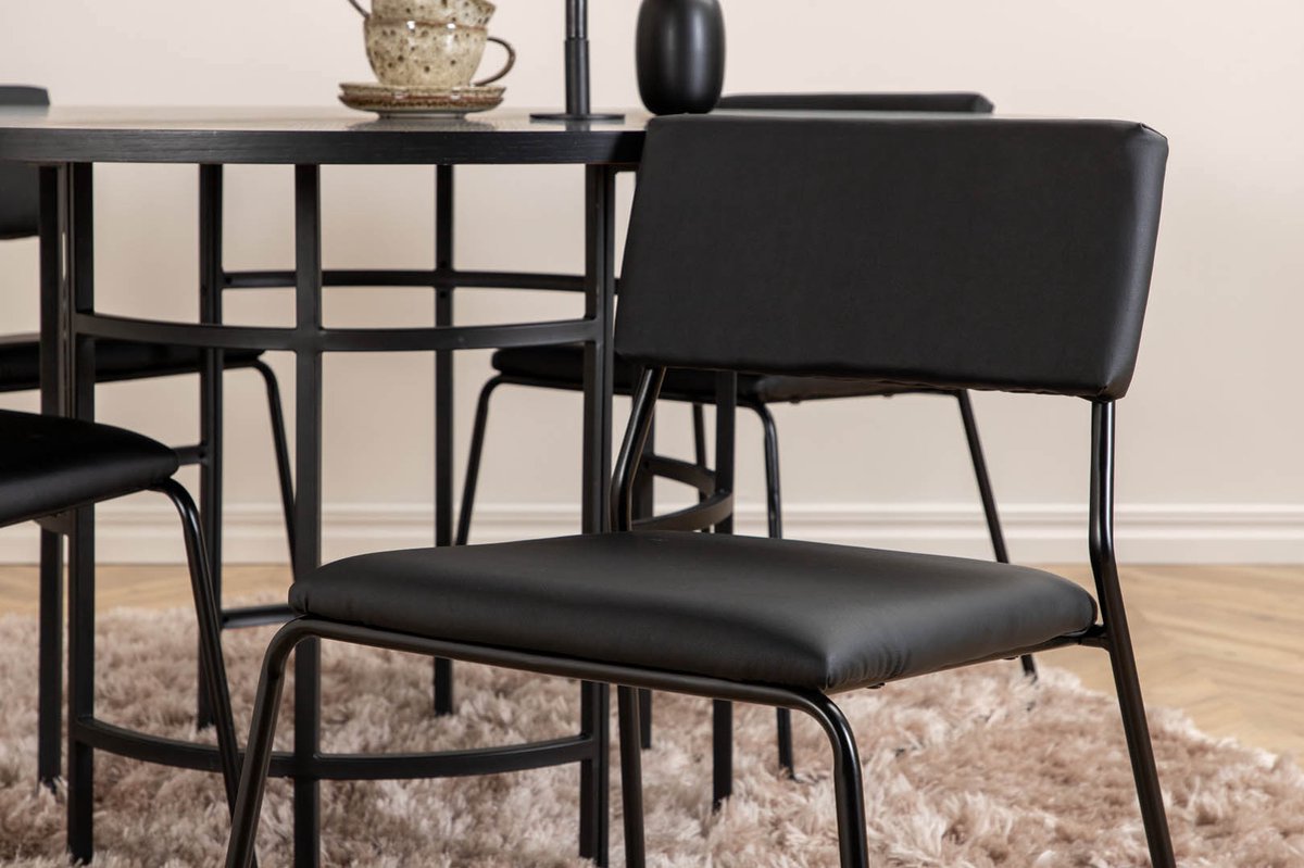 Copenhagen Eethoek Eetkamertafel En 4 Kenth Eetkamerstal Pu Kunstleer Zwart. - Bruin