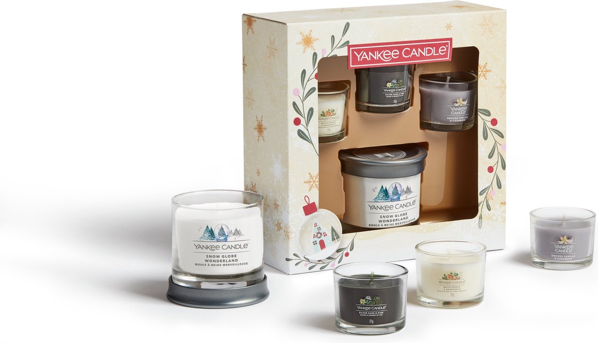 Yankee Candle Giftset (Tumbler Kaars & 3 Filled Votives) Snow Globe Wonderland - 4 Stuks - Grijs