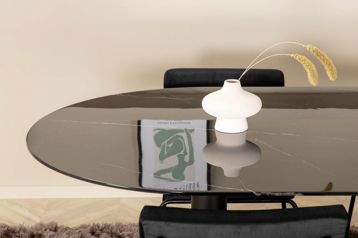Pillan Eethoek Eetkamertafel Glas Marmer Decor En 4 Kenth Eetkamerstal Velours. - Zwart