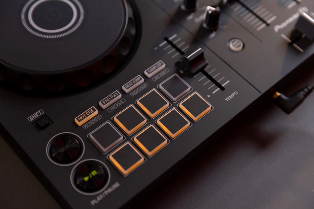 Pioneer DJ DDJ-FLX4 dj-controller