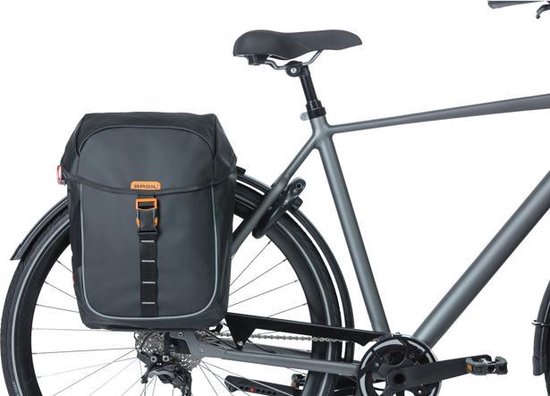 Basil Fietstas Dubbel Miles 34 Liter Pvc Zwart/ - Oranje