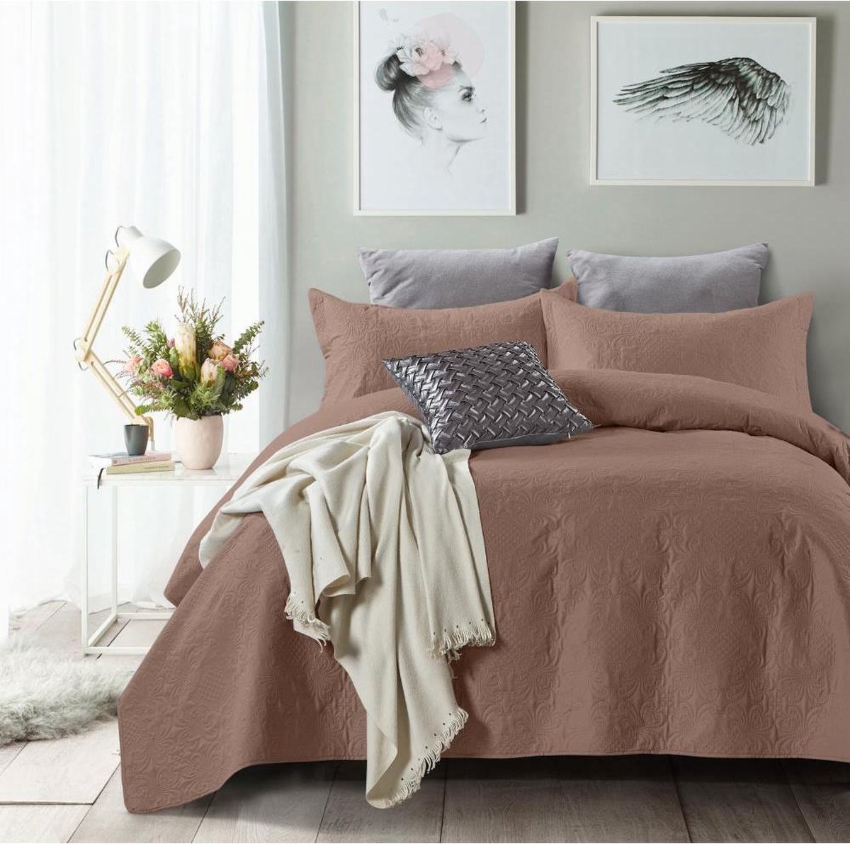 Sleeptime Bedsprei Clara Taupe 260x250 + 2 Kussenslopen 60x70 Taupe