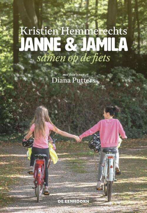 De Eenhoorn Janne & Jamila samen op de fiets