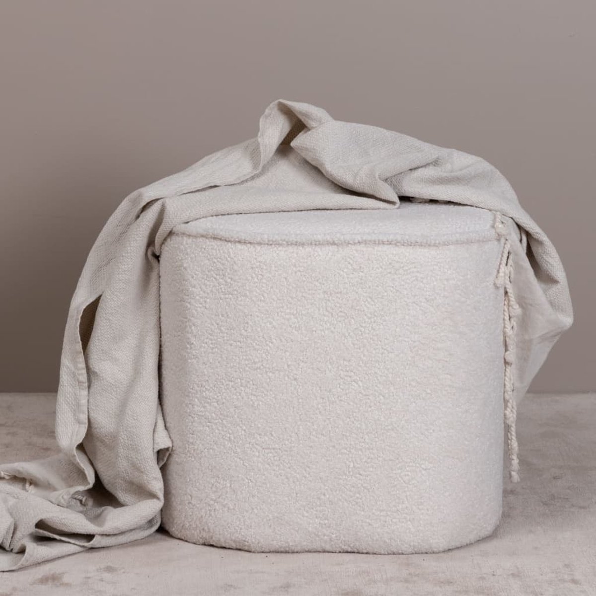 Piff Poef, Hocker Ø44cm Teddystof Wit.