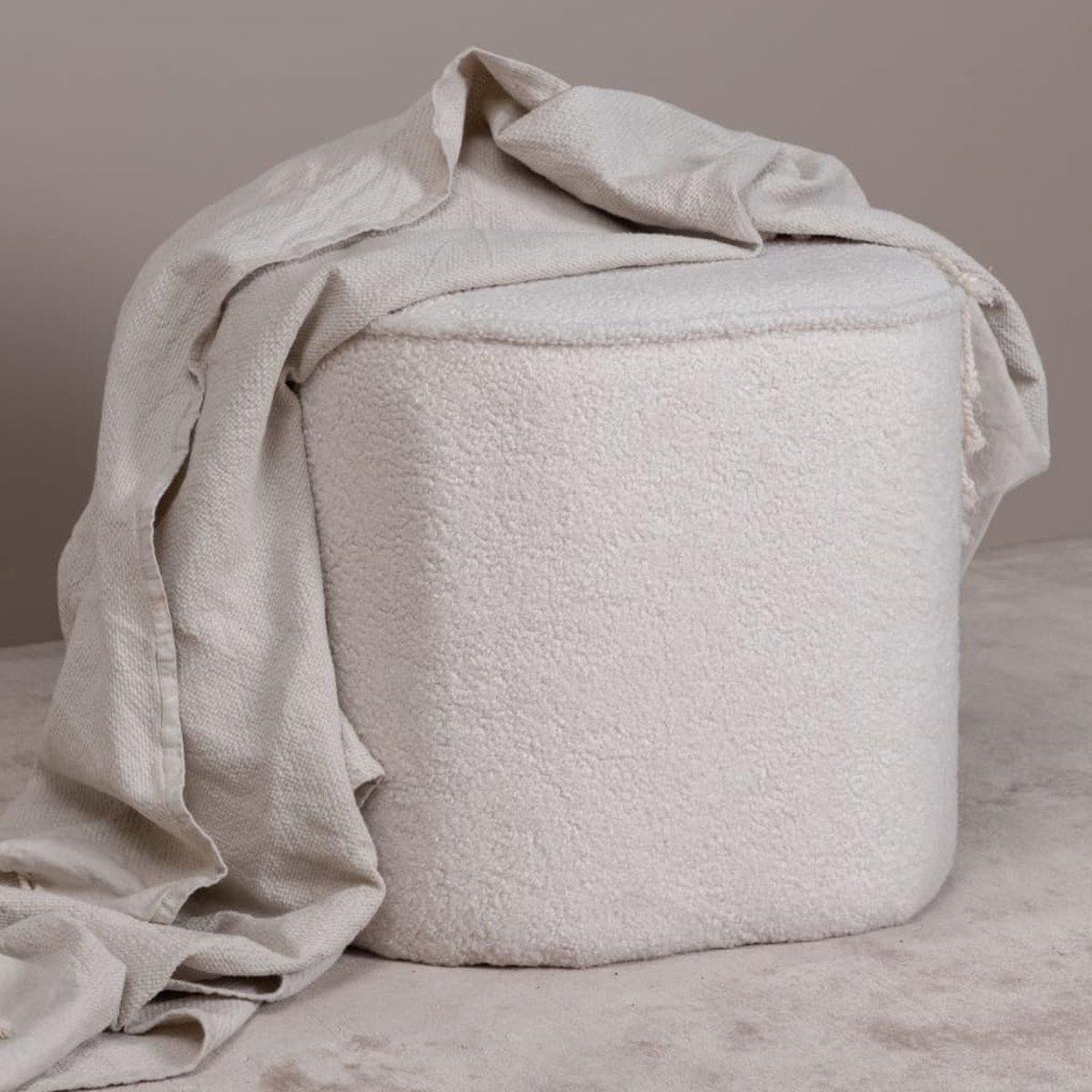 Piff Poef, Hocker Ø44cm Teddystof Wit.