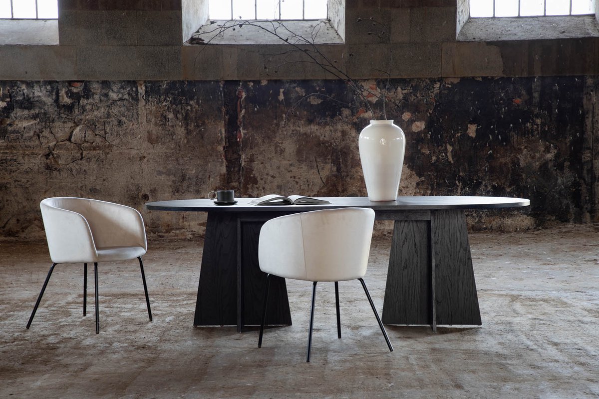 Bootcut Eetkamertafel 115x230cm. - Zwart