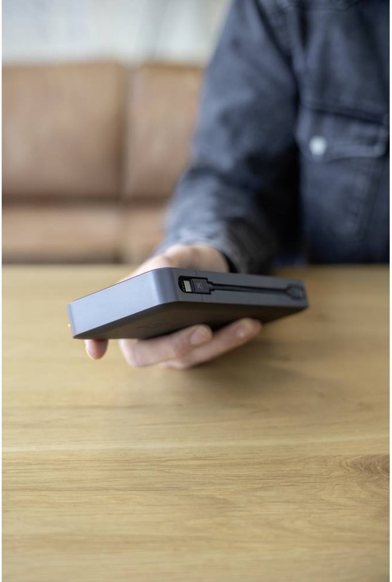 Xtorm powerbank 60W Titan XB401 - Zwart