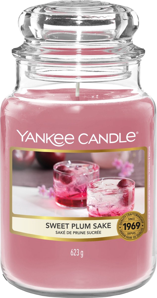 Yankee Candle - Sweet Plum Sake Geurkaars - Large Jar - Tot 150 Branduren - Rood