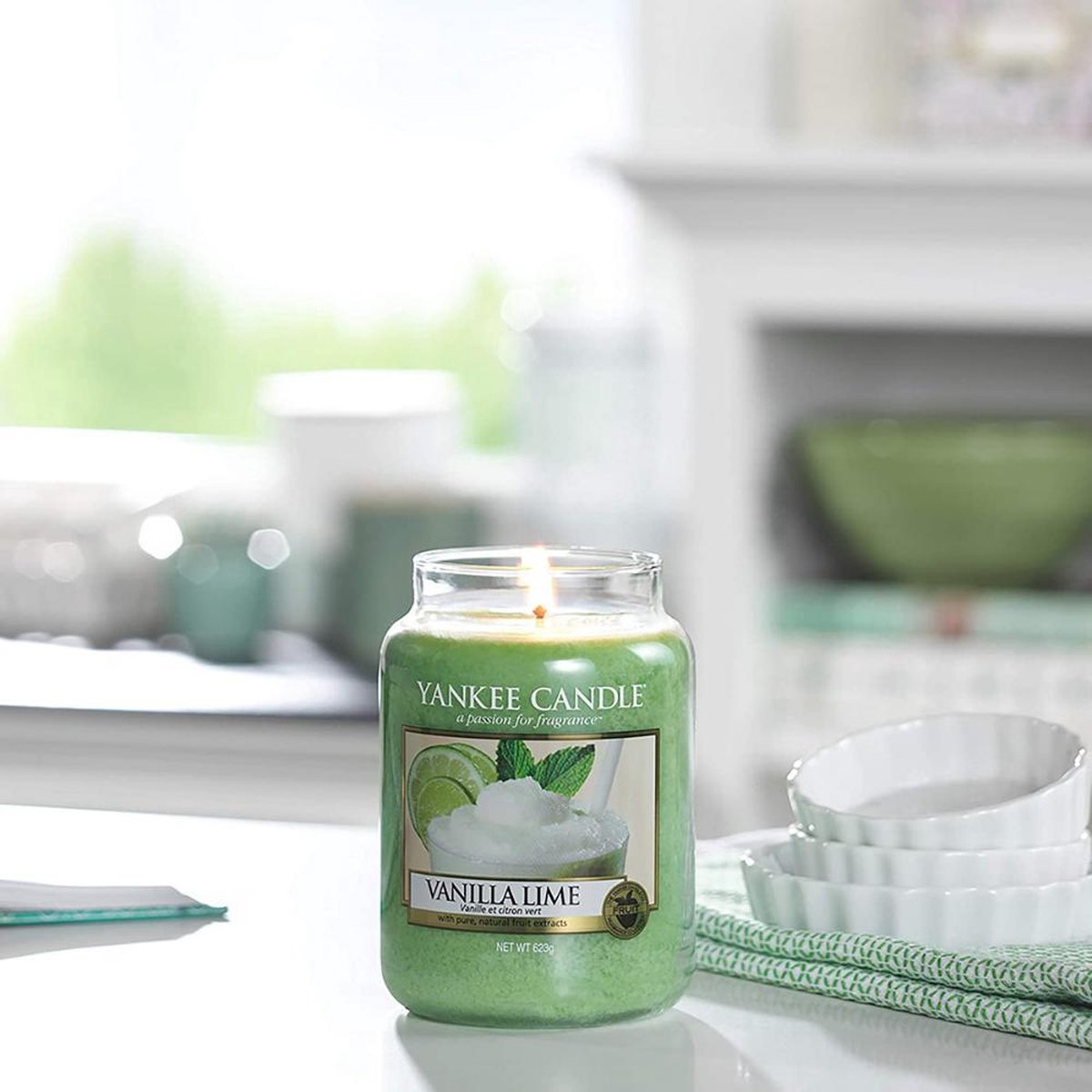 Yankee Candle - Vanilla Lime Geurkaars - Large Jar - Tot 150 Branduren - Groen