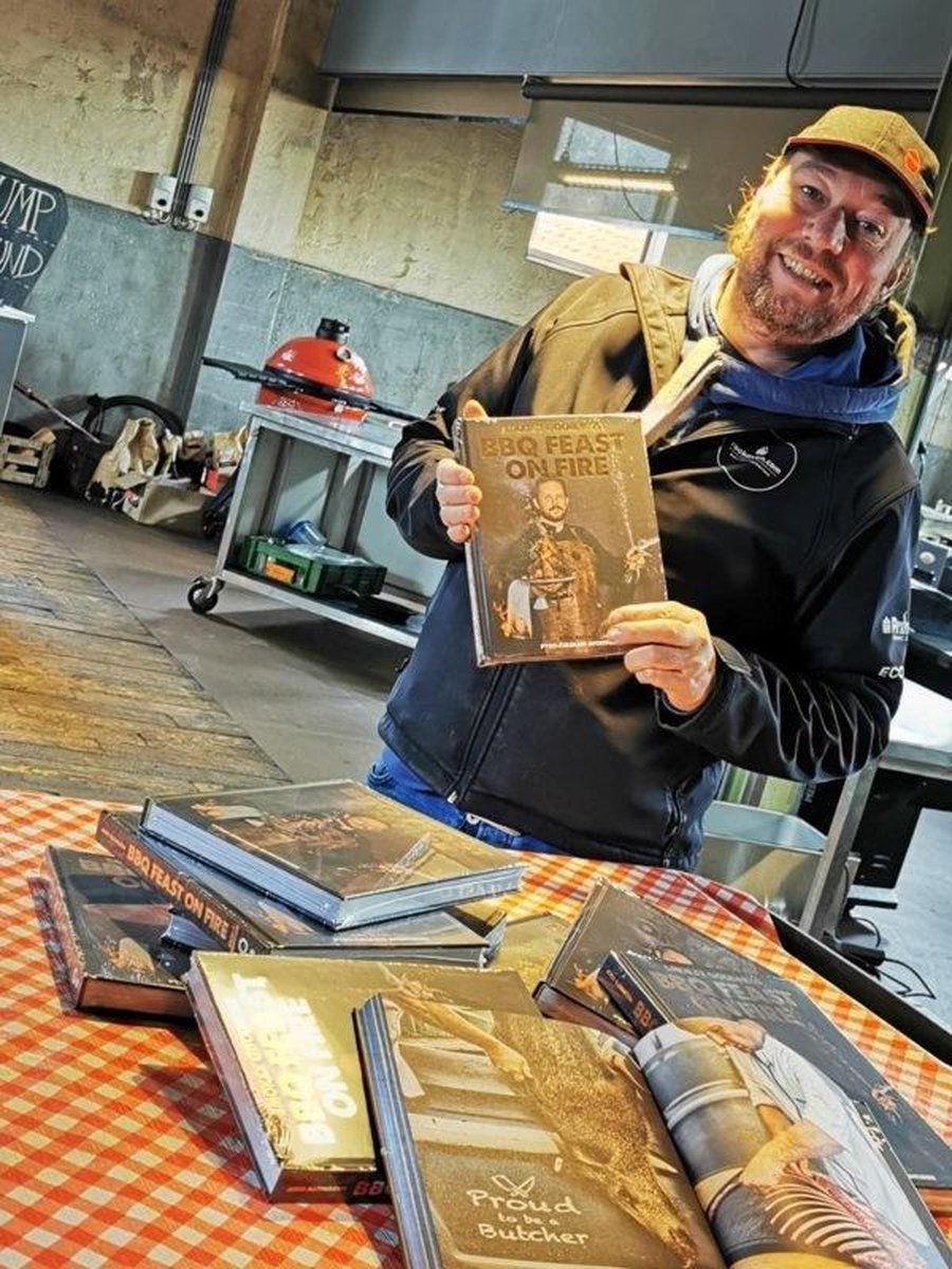 Kosmos Uitgevers Smokey Goodness - BBQ Feast On Fire