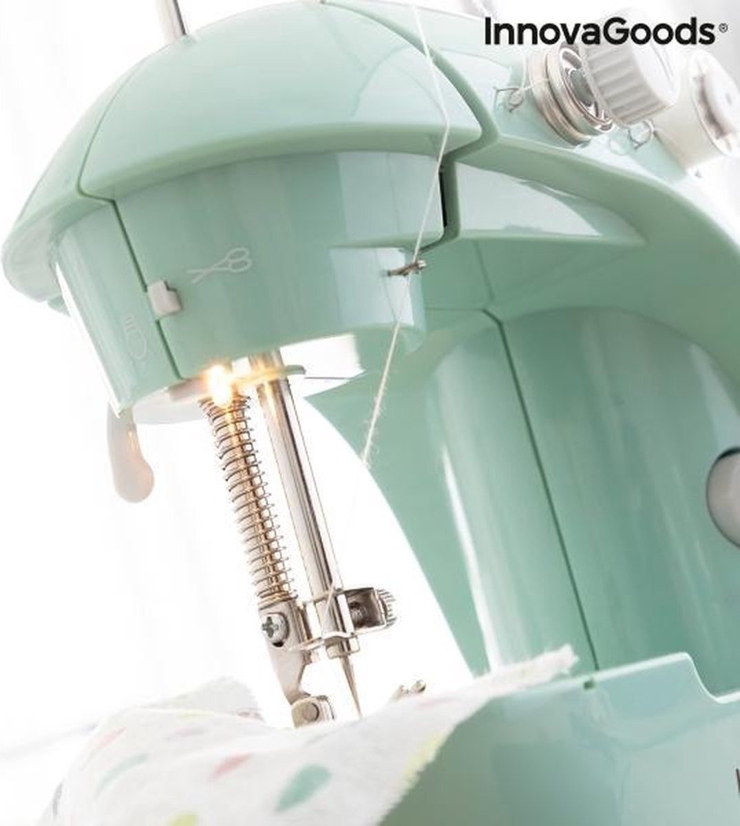Innovagoods Mini Draagbare Naaimachine Met Led, Draadsnijder En Accessoires Sewny