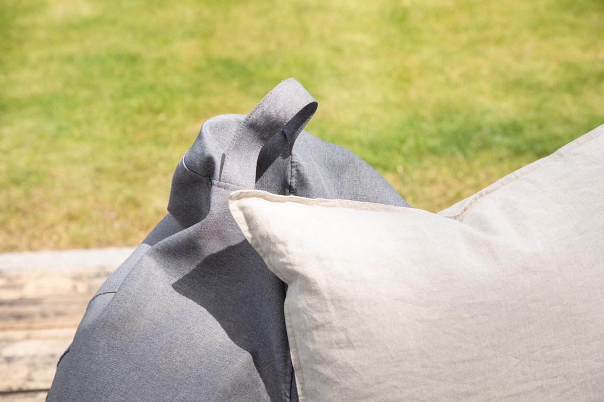 Bago Zitzak Voor Buitenshuis Donker. - Grijs