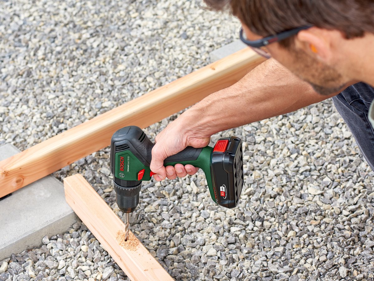 Bosch UniversalImpact 18V-60 | Accuklopboorschroevendraaier | met twee standen | 2 x 2.0 Ah accu + lader