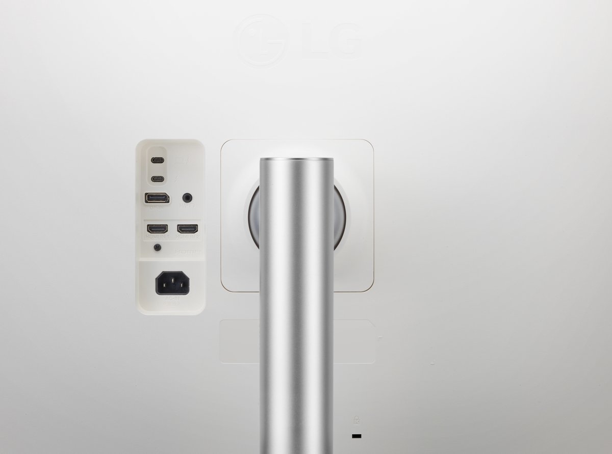 LG 40WP95CP-W.AEU UltraWide 40 inch Curved Monitor