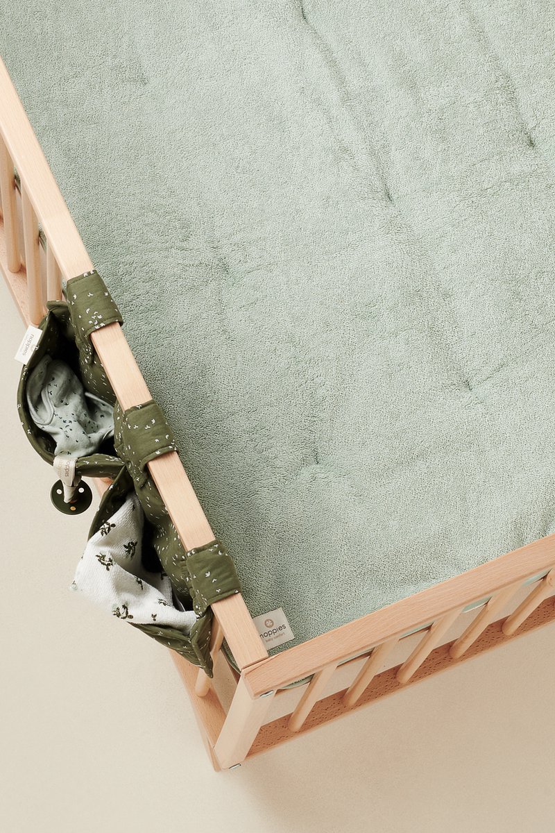 Noppies Blooming Clover Boxkleed Puritan Gray 75 x 95 cm