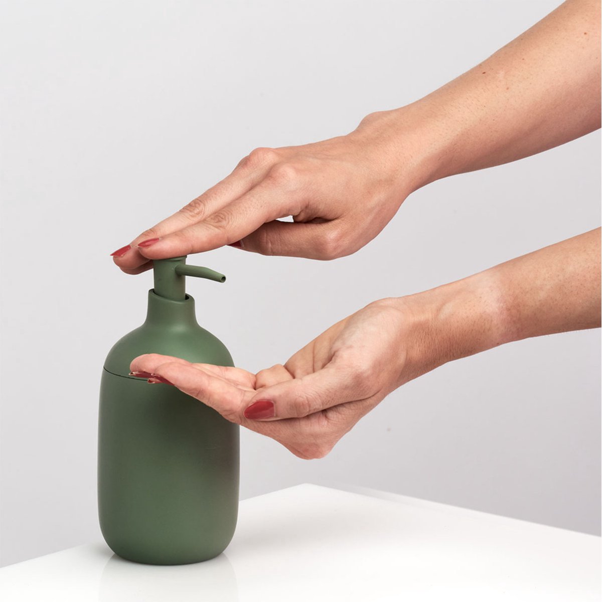 Zeller Badkamer Accessoires Set 2-delig - Kunststeen - Salie Groen - Zeeppompjes