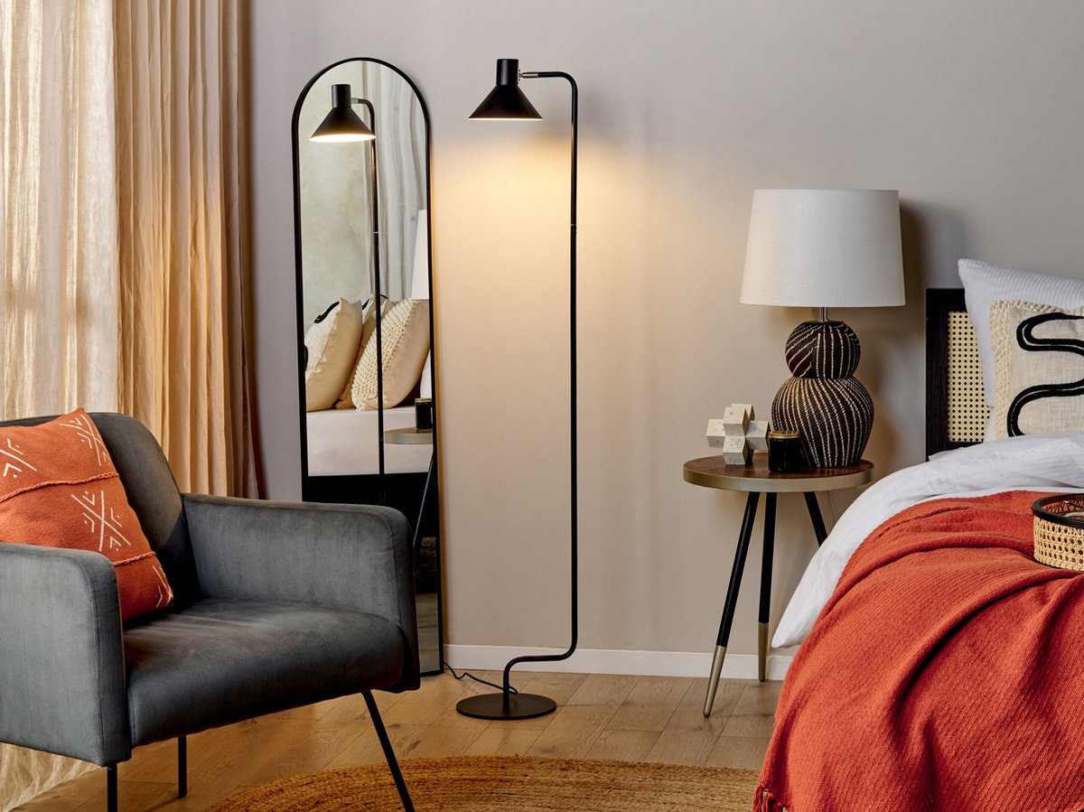 Beliani RIMAVA - Staande lamp--IJzer - Zwart