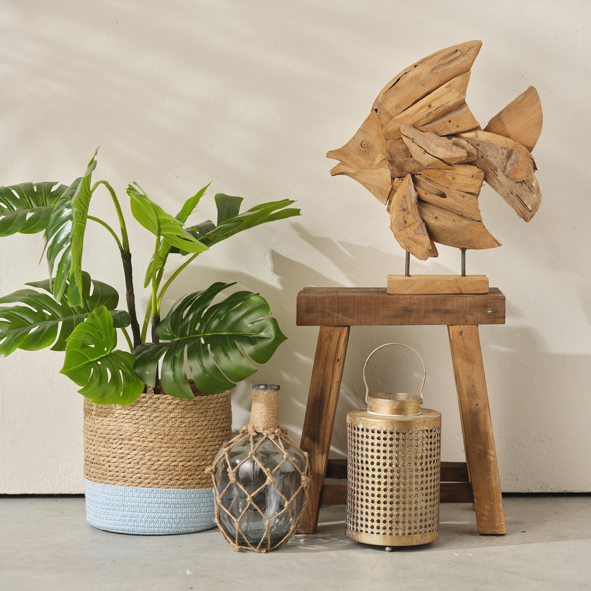 Dijk Natural Collections DKNC - Teakhout Drijfhout vis op standaard - 65x15x75cm - Natuurlijk