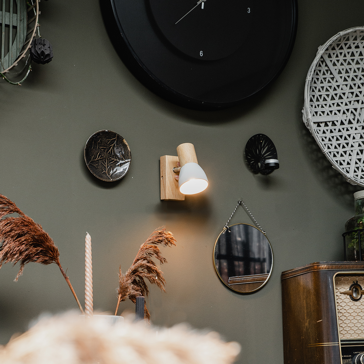 QAZQA Landelijke wandlamp hout met wit verstelbaar - Thorin