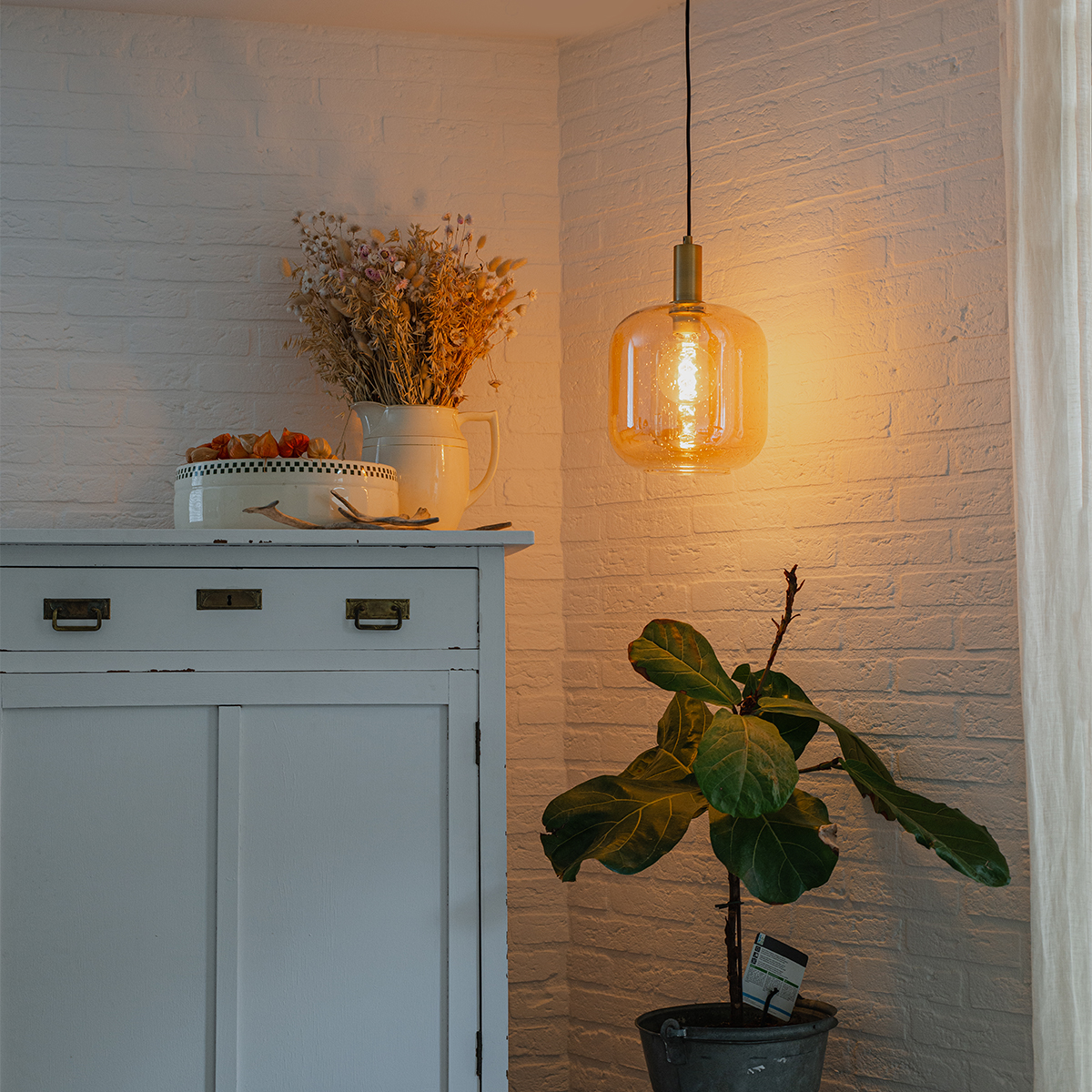 QAZQA Design hanglamp zwart met messing en amber glas - Zuzanna - Oranje